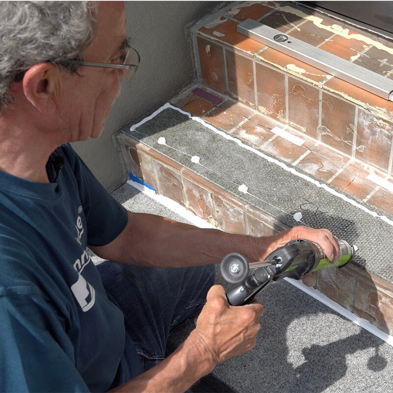 InnoStone-Montag Schritt 4 Verklebung